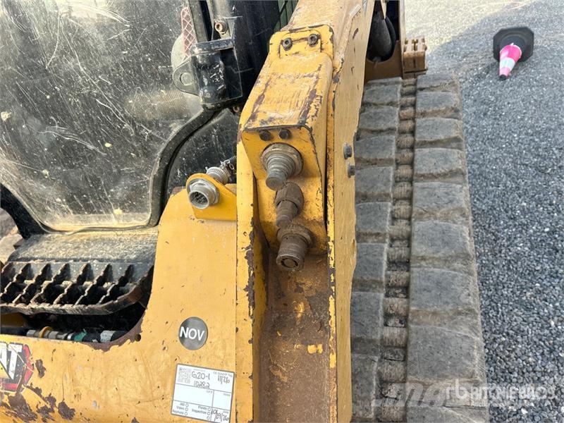 CAT 259D3 Two-Speed Compact Track Loader لوادر انزلاقية التوجيه