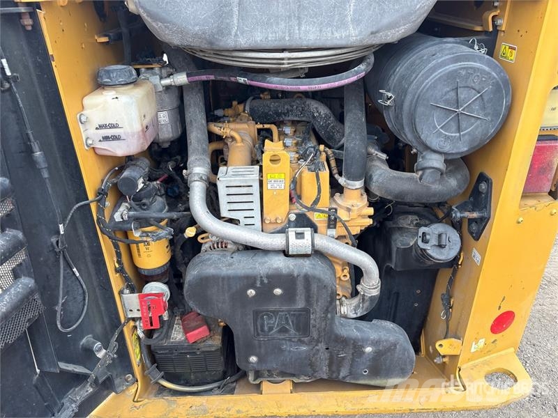 CAT 259D3 Two-Speed Compact Track Loader Lietoti riteņu kompaktiekrāvēji