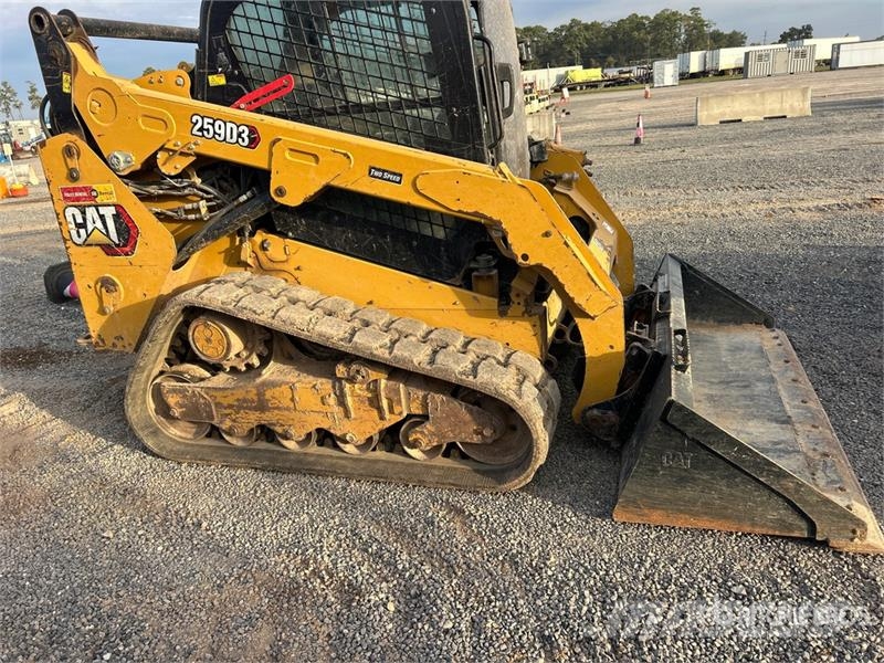 CAT 259D3 Two-Speed Compact Track Loader لوادر انزلاقية التوجيه