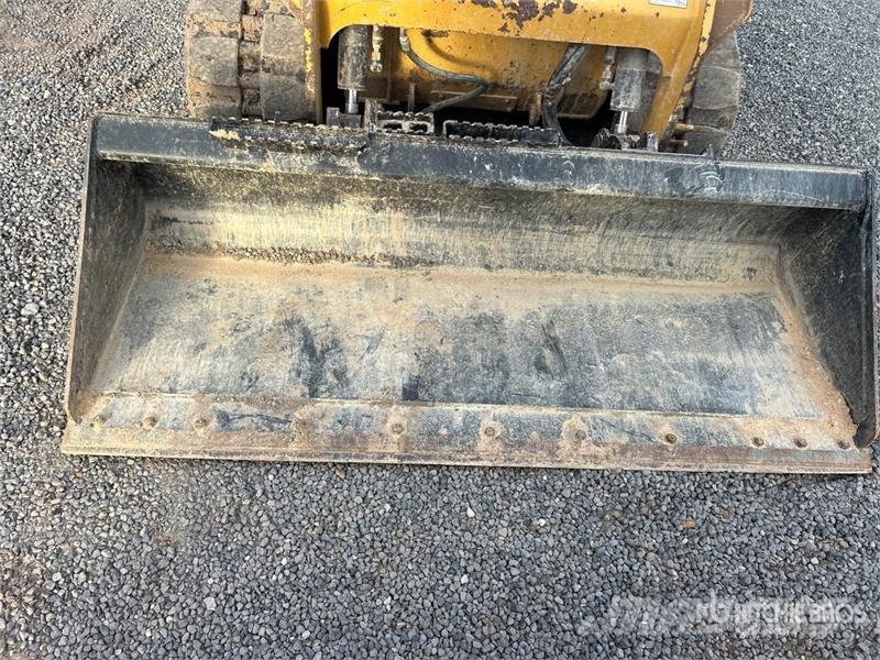 CAT 259D3 Two-Speed Compact Track Loader لوادر انزلاقية التوجيه