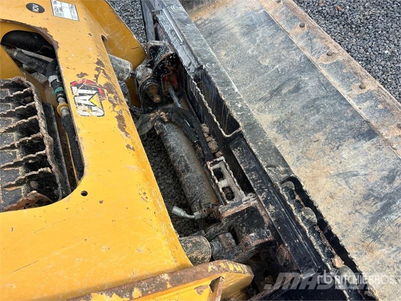 CAT 259D3 Two-Speed Compact Track Loader لوادر انزلاقية التوجيه