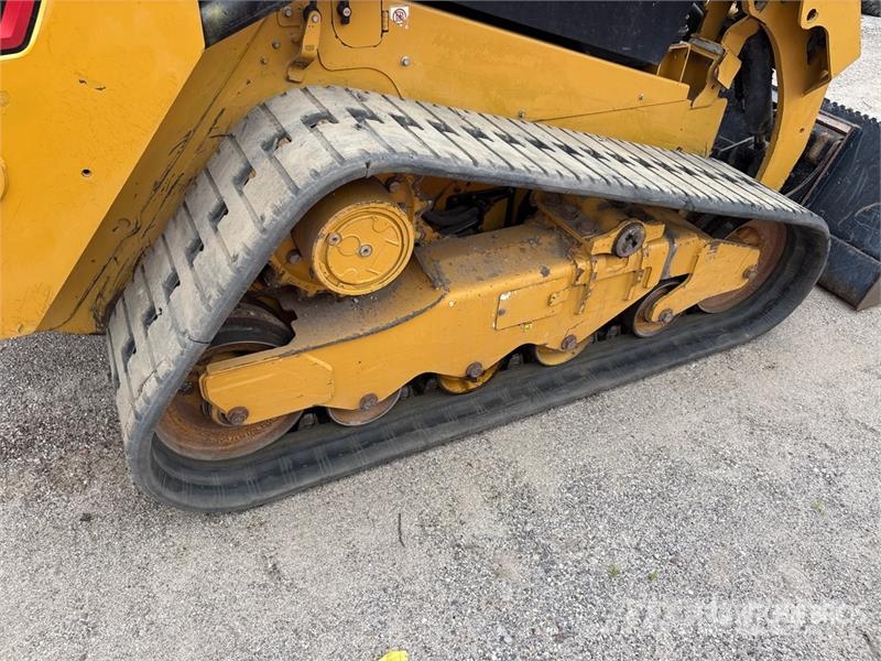 CAT 259D3 Two-Speed Compact Track Loader Lietoti riteņu kompaktiekrāvēji