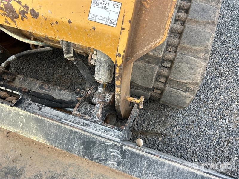 CAT 259D3 Two-Speed Compact Track Loader لوادر انزلاقية التوجيه