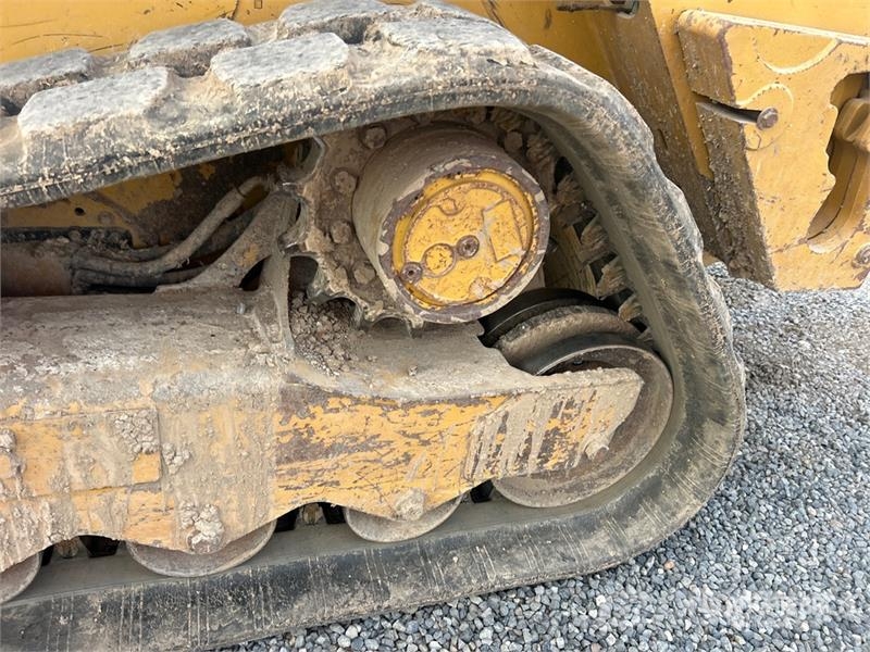 CAT 259D3 Two-Speed Compact Track Loader لوادر انزلاقية التوجيه
