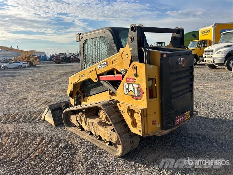 CAT 259D3 Two-Speed Compact Track Loader لوادر انزلاقية التوجيه