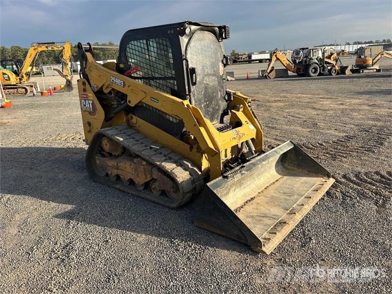 CAT 259D3 Two-Speed Compact Track Loader لوادر انزلاقية التوجيه