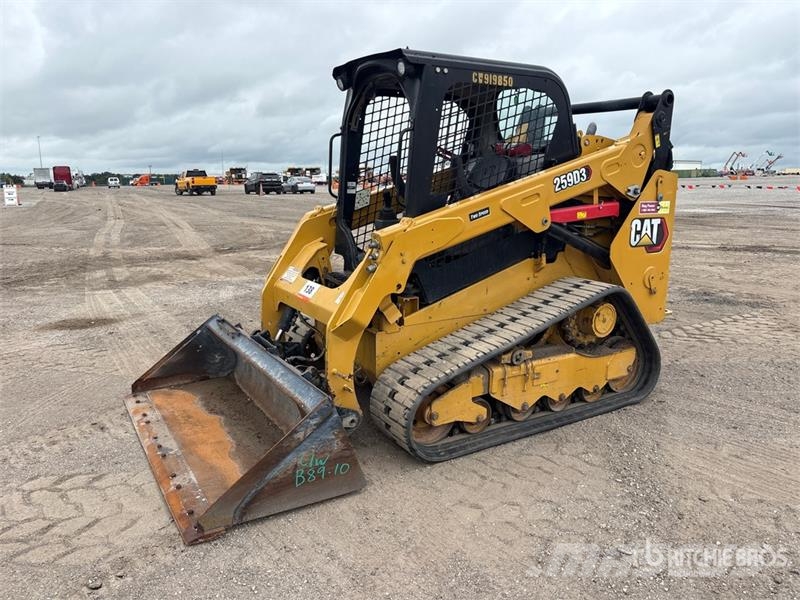 CAT 259D3 Two-Speed Compact Track Loader Lietoti riteņu kompaktiekrāvēji