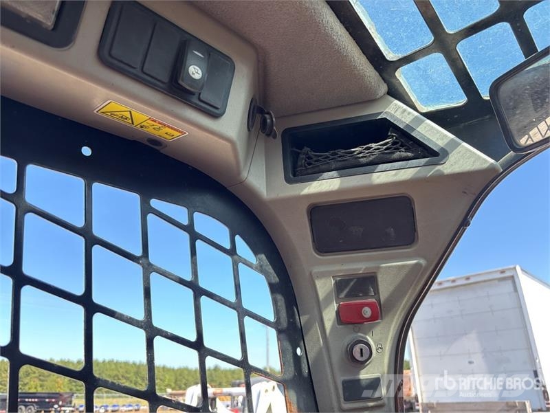 CAT 262D Skid steer loaders
