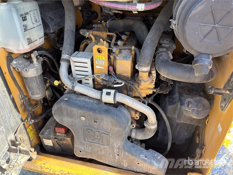 CAT 262D Skid steer loaders
