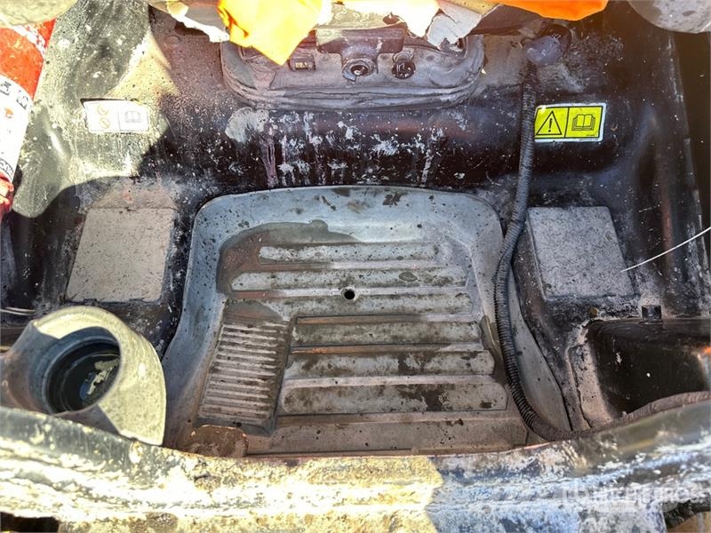 CAT 262D Krautuvai su šoniniu pasukimu