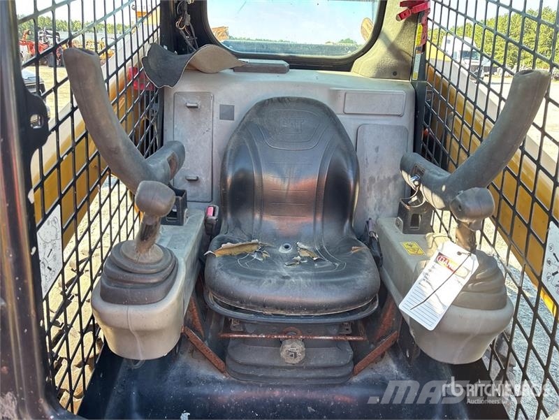 CAT 262D Skid steer loaders