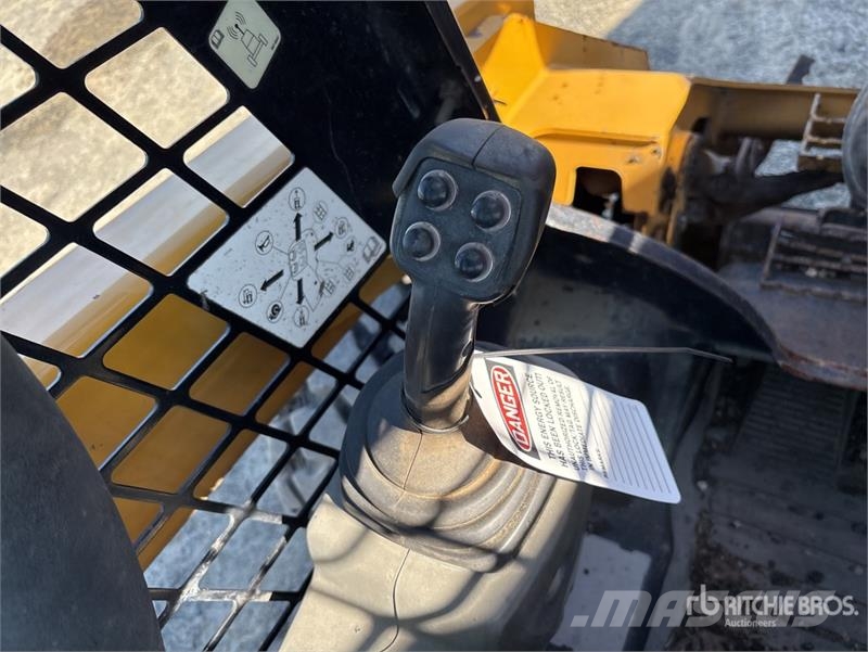 CAT 262D Skid steer loaders