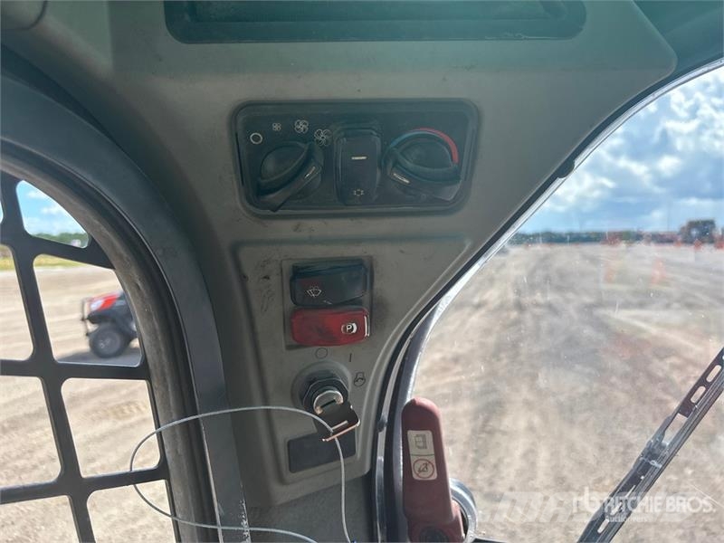 CAT 262D3 Skid Steer Loader Lietoti riteņu kompaktiekrāvēji