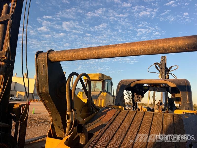 CAT 272C Skid steer mini nakladalci