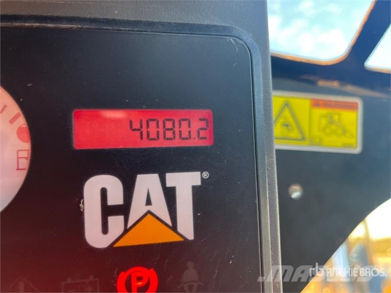 CAT 272C Skid steer mini nakladalci