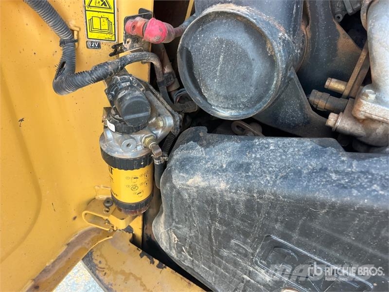 CAT 272C Skid steer mini nakladalci