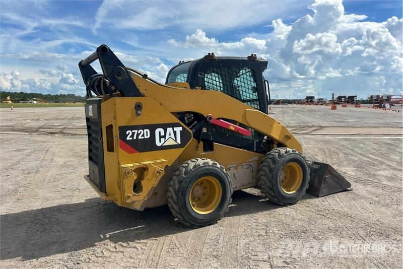 CAT 272D Kompaktlader