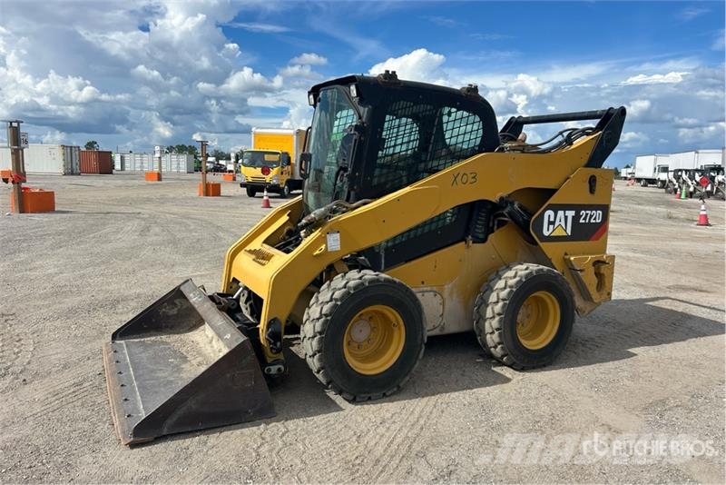 CAT 272D Kompaktlader