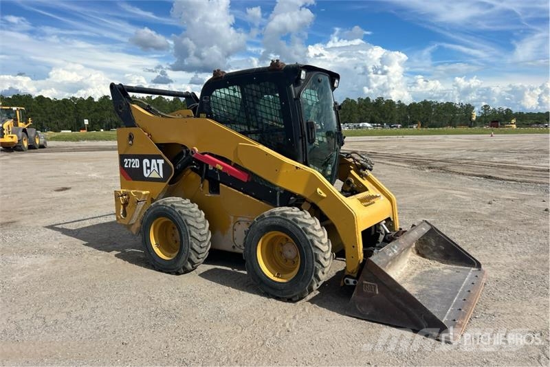CAT 272D Kompaktlader