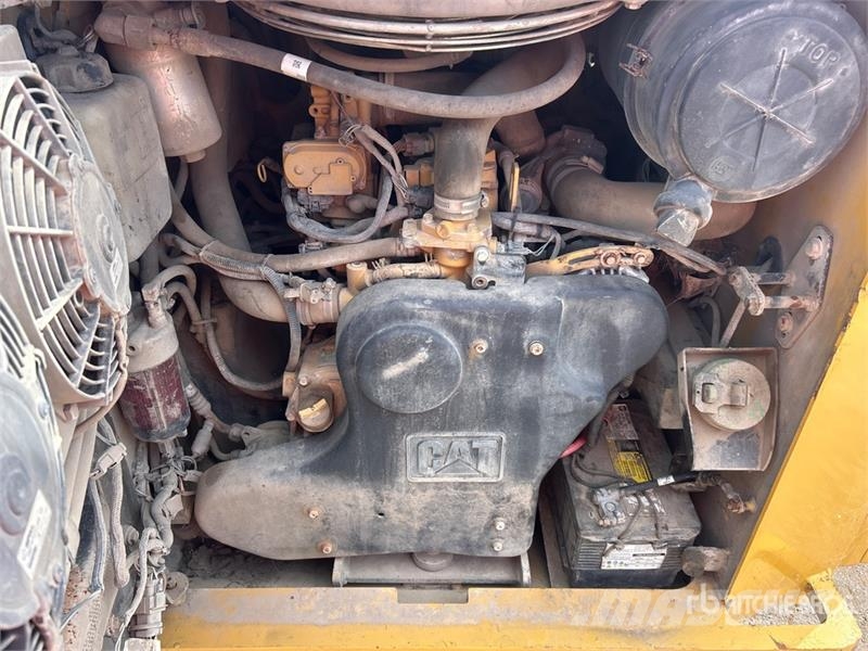 CAT 272D Kompaktlader