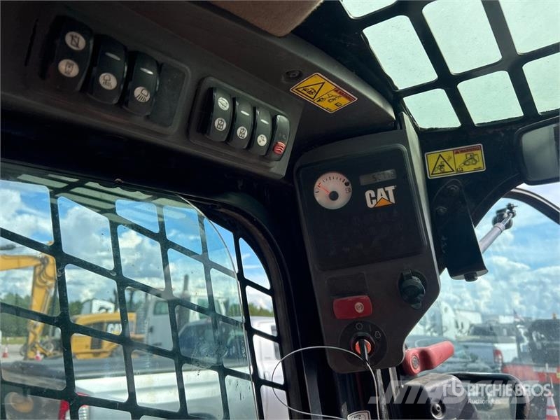 CAT 272D Kompaktlader