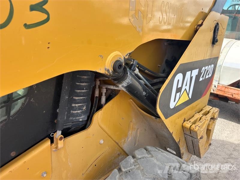 CAT 272D Kompaktlader