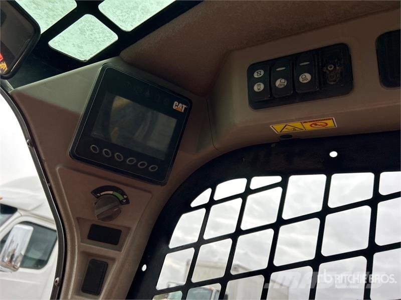 CAT 287D لوادر انزلاقية التوجيه