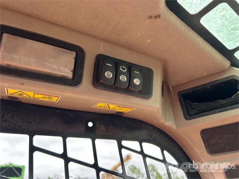 CAT 287D لوادر انزلاقية التوجيه