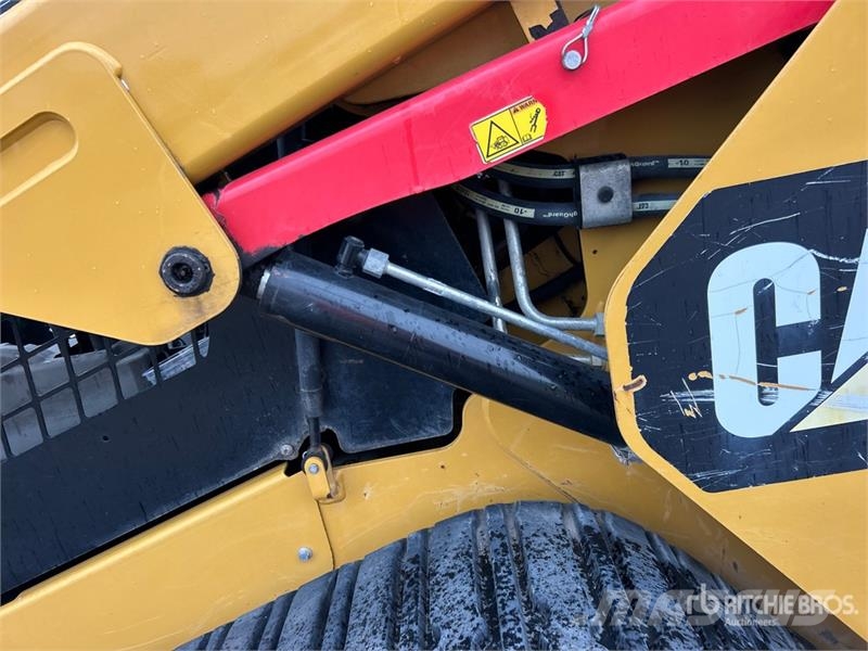 CAT 287D لوادر انزلاقية التوجيه