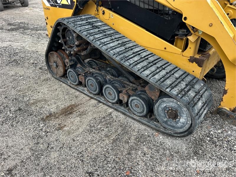 CAT 287D لوادر انزلاقية التوجيه