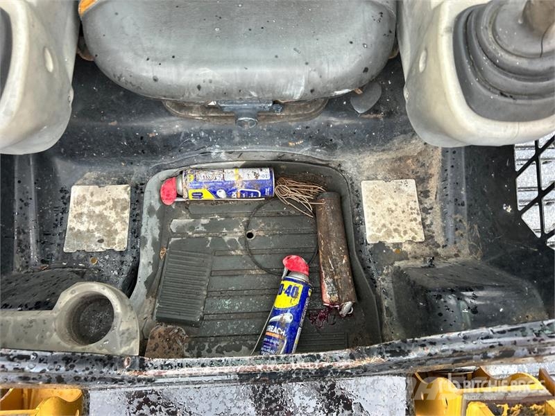 CAT 287D لوادر انزلاقية التوجيه