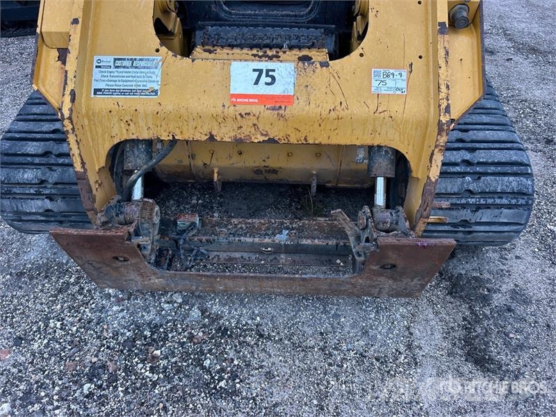 CAT 287D لوادر انزلاقية التوجيه