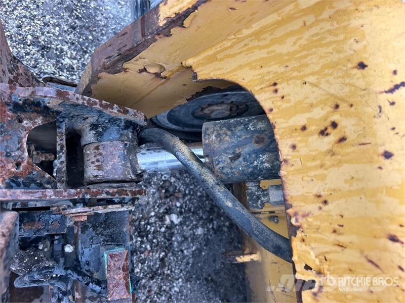 CAT 287D لوادر انزلاقية التوجيه