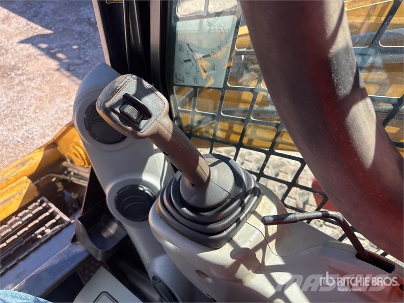CAT 289C لوادر انزلاقية التوجيه