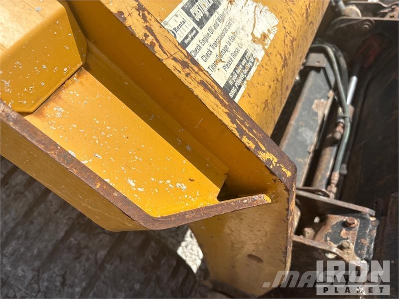 CAT 289D Krautuvai su šoniniu pasukimu