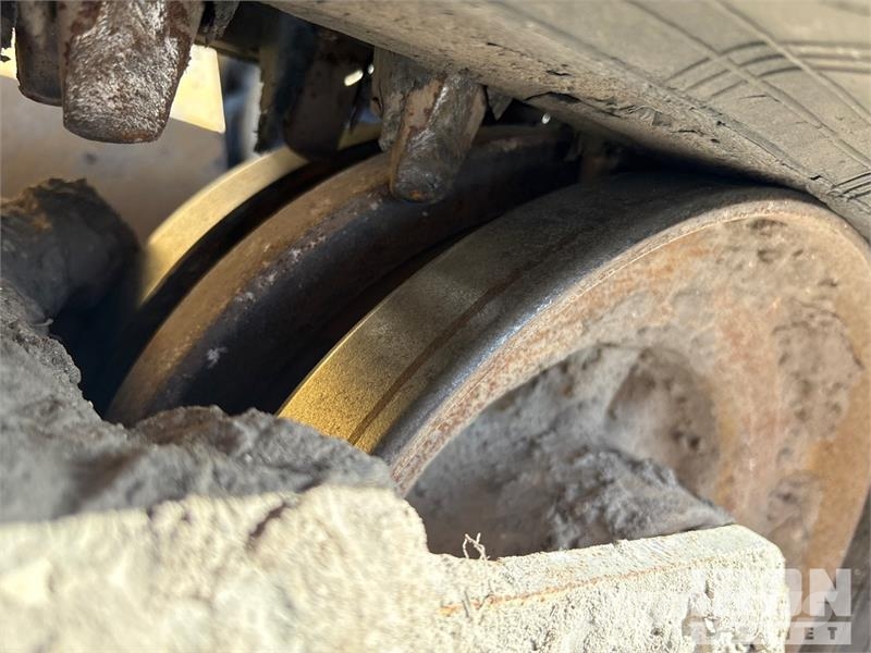 CAT 289D Krautuvai su šoniniu pasukimu