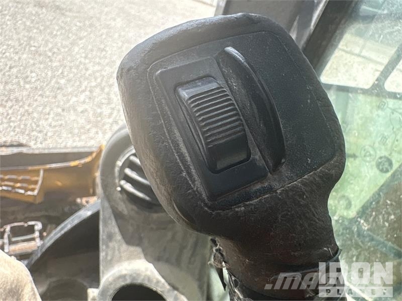 CAT 289D Krautuvai su šoniniu pasukimu
