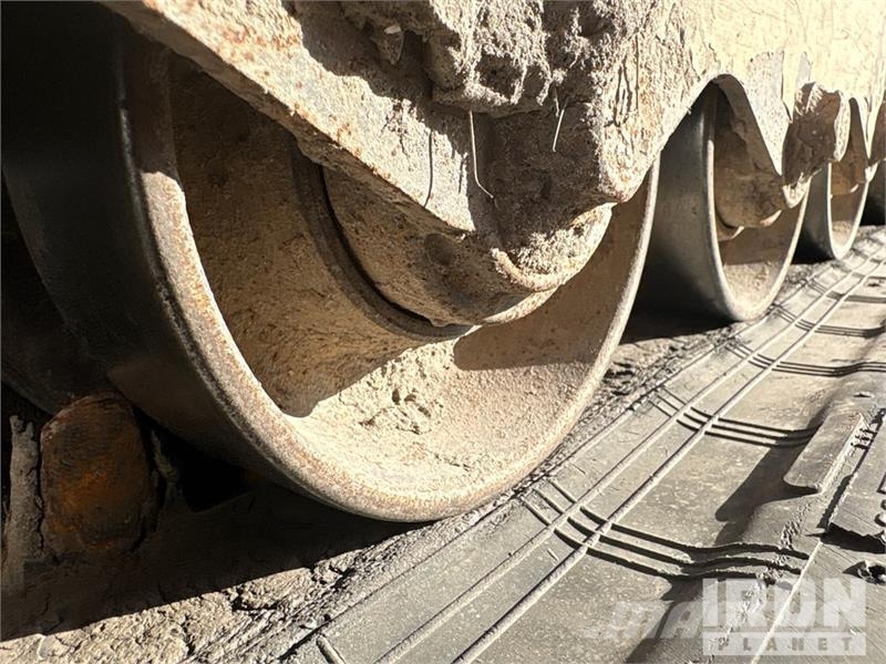 CAT 289D Krautuvai su šoniniu pasukimu