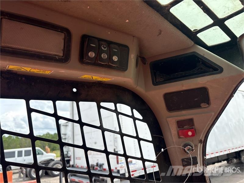 CAT 289D 滑移装载机