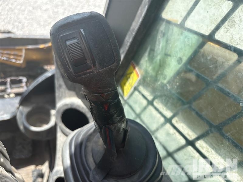 CAT 289D Krautuvai su šoniniu pasukimu