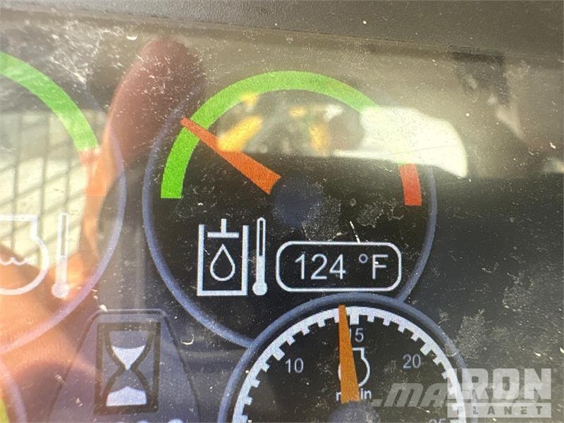 CAT 289D Krautuvai su šoniniu pasukimu