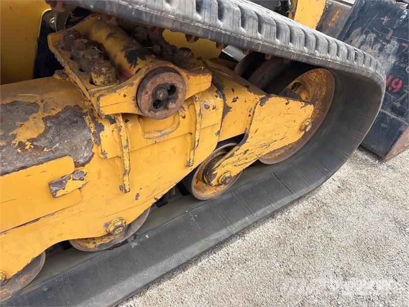 CAT 289D 滑移装载机