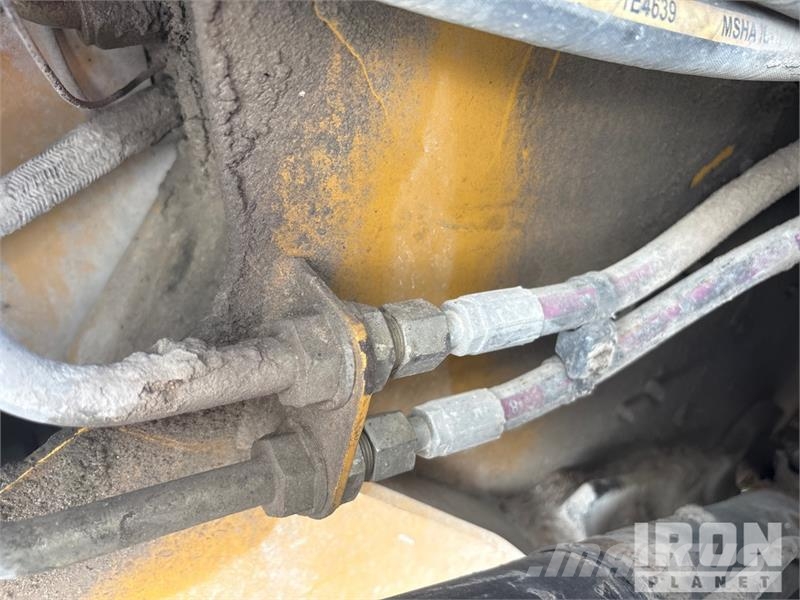 CAT 289D Krautuvai su šoniniu pasukimu