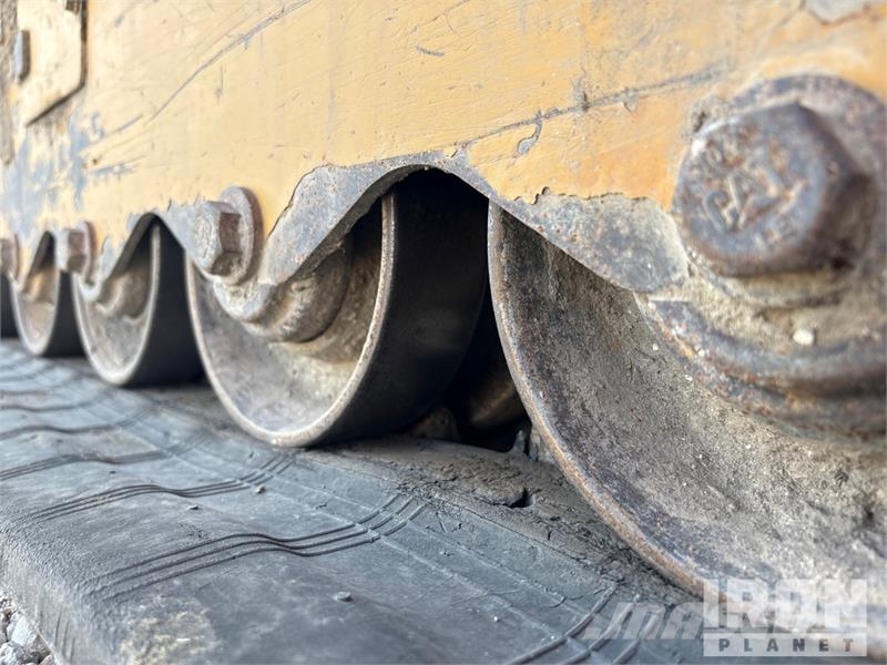 CAT 289D Krautuvai su šoniniu pasukimu