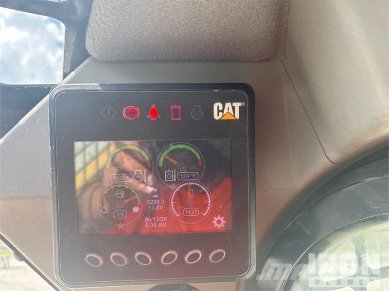 CAT 289D Krautuvai su šoniniu pasukimu