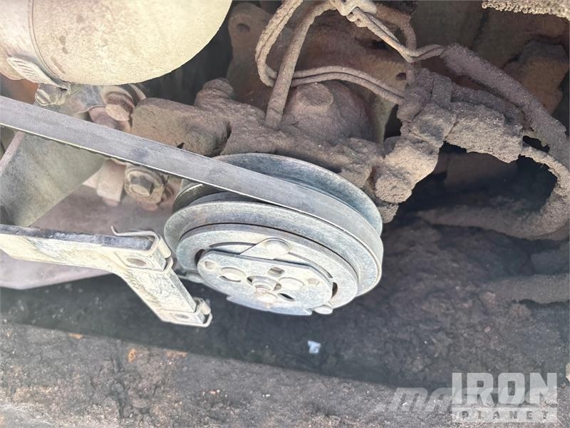 CAT 289D Krautuvai su šoniniu pasukimu