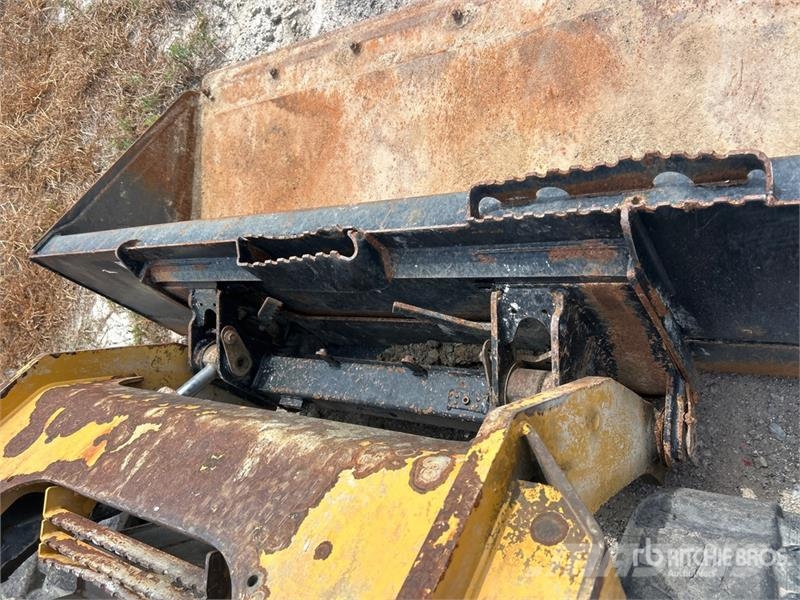 CAT 289D Smykem řízené nakladače