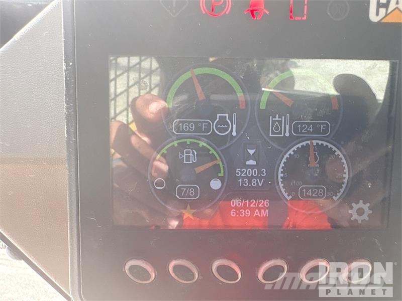 CAT 289D Krautuvai su šoniniu pasukimu