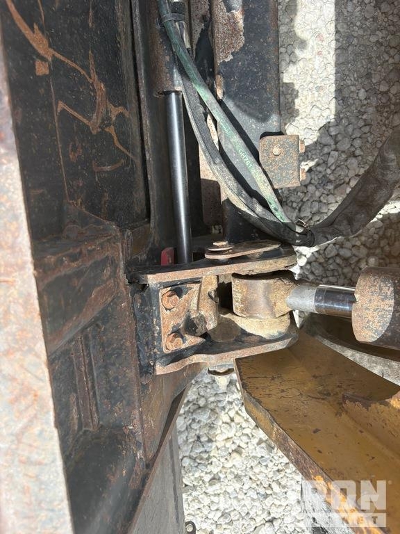 CAT 289D Krautuvai su šoniniu pasukimu