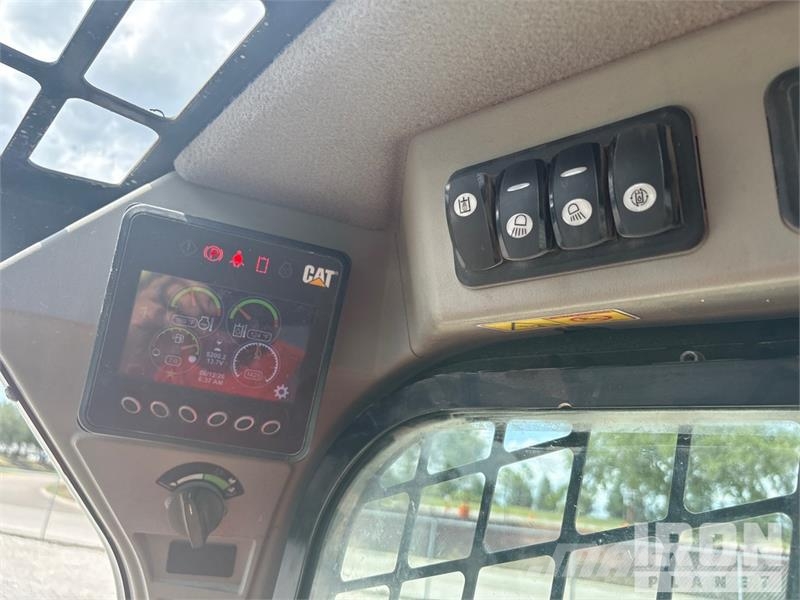 CAT 289D Krautuvai su šoniniu pasukimu
